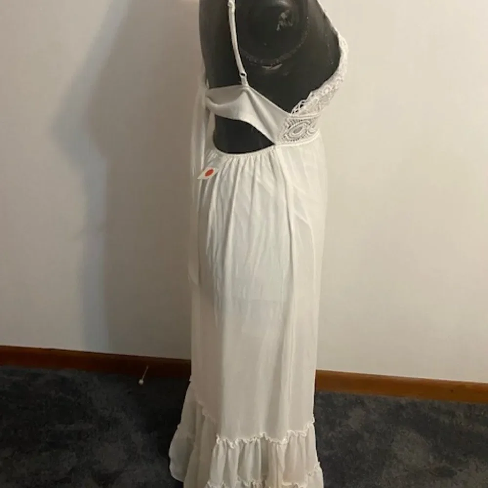 Blashe White Crochet halter tiered maxi dress, size Small